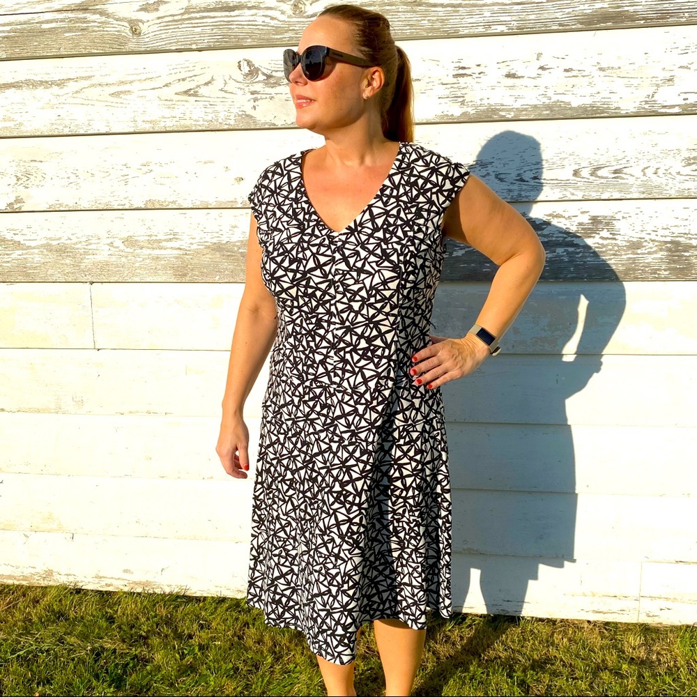 Anne Klein Black and White Geometric Print Fit & Flare Dress sz 14